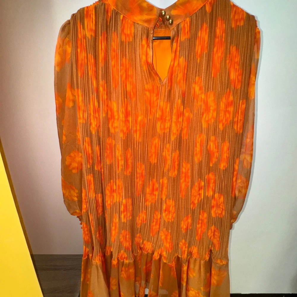 ❌SOLD❌ L'ATISTE Vibrant Orange Long Sleeve Dress - Picture 7 of 8